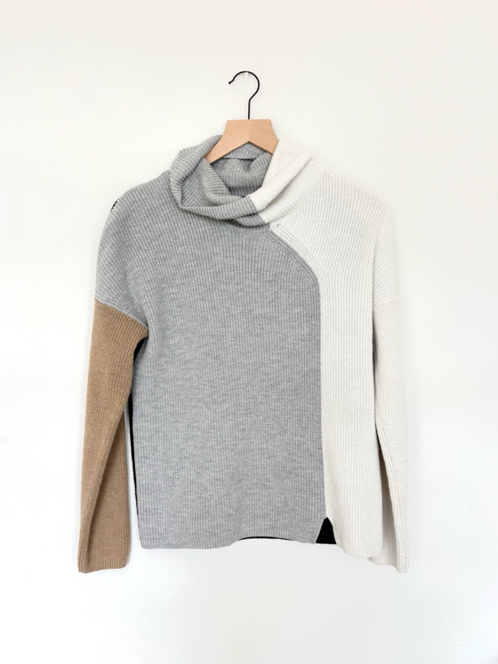 colorblock mock neck knit - mid weight sweater wool blend - S like new